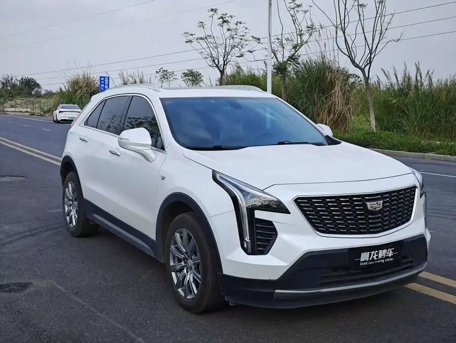 كاديلاك XT4 طراز 2021 28T دفع أمامي رائد