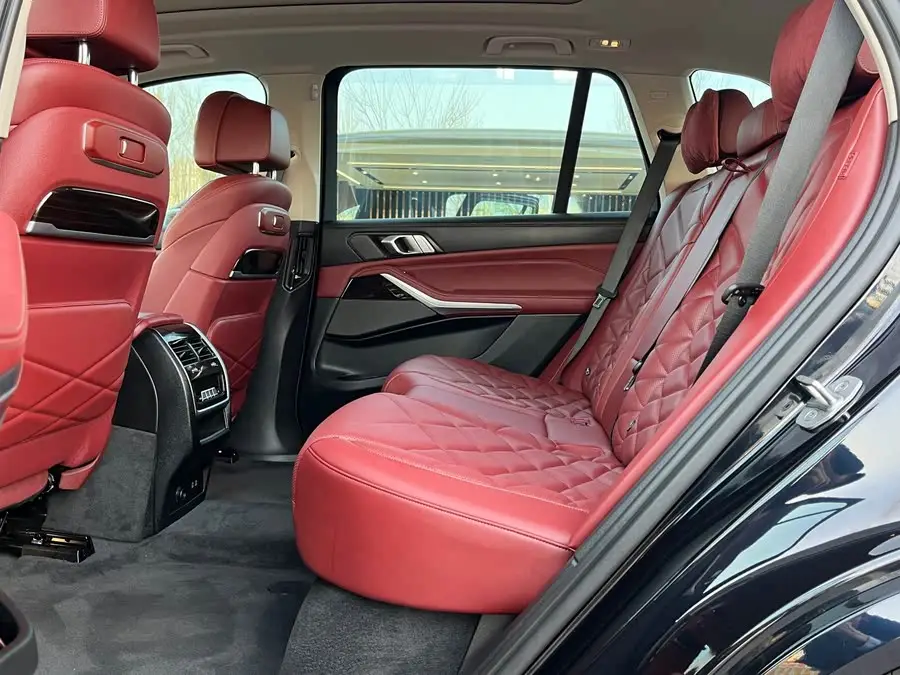 بي إم دبليو X5 2023 xDrive 30Li حزمة M الرياضية