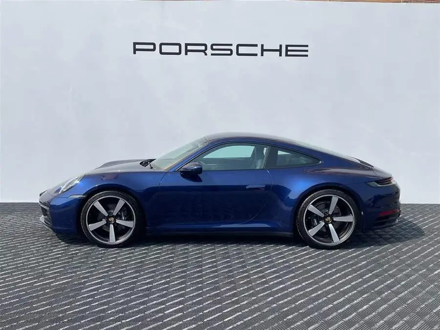 بورشه 911 2023 كاريرا 4 3.0T