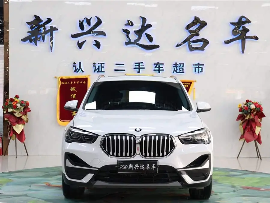 بي إم دبليو X1 2022 sDrive25Li الطراز الرائد