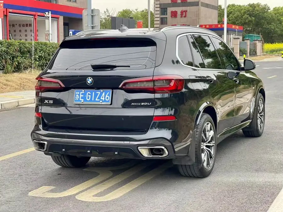 بي إم دبليو X5 2023 xDrive 30Li النسخة الفاخرة M الرياضية