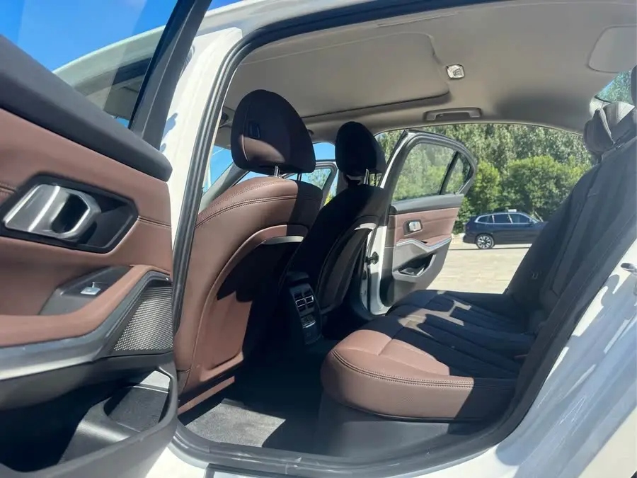 بي إم دبليو i3 2022 إيدرايف 35 ل