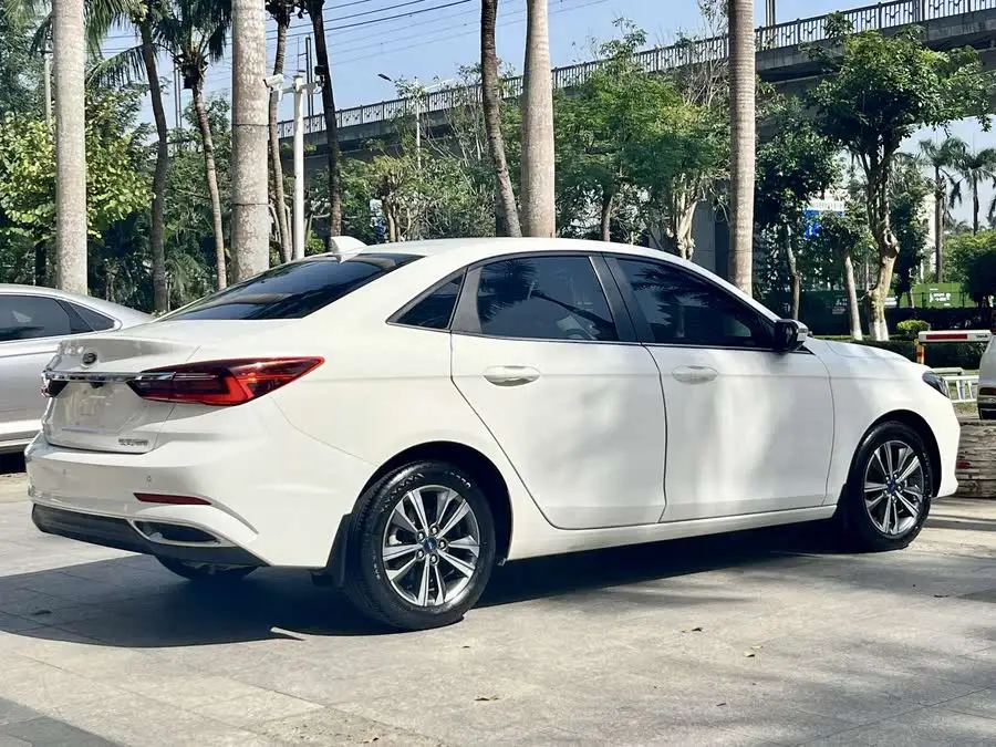 Ford Focus 2021 1.5L Automatic Diamond Edition