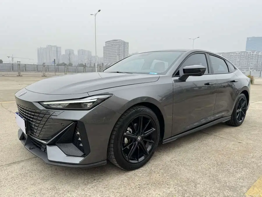 شانغاني UNI-V 2022 1.5T البريميوم