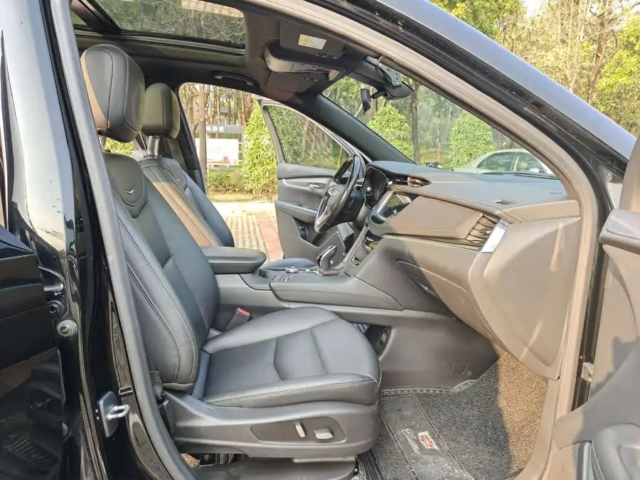 كاديلاك XT6 2021 2.0T سبعة مقاعد دفع رباعي