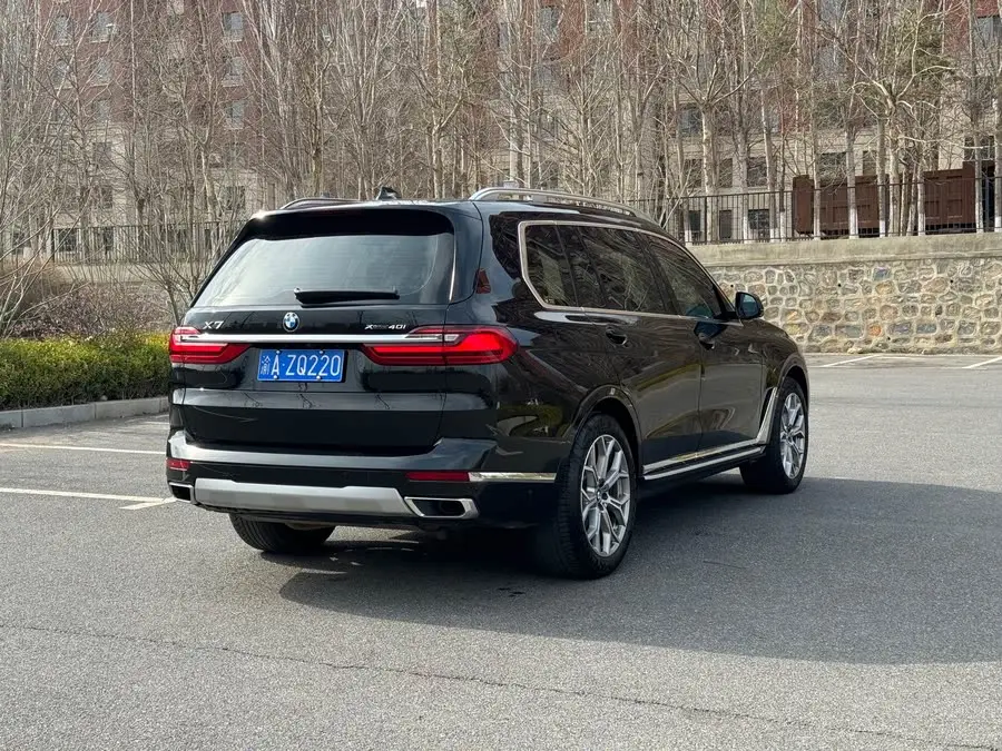 بي إم دبليو X7 2021 طراز مُحدث xDrive40i حزمة فاخرة