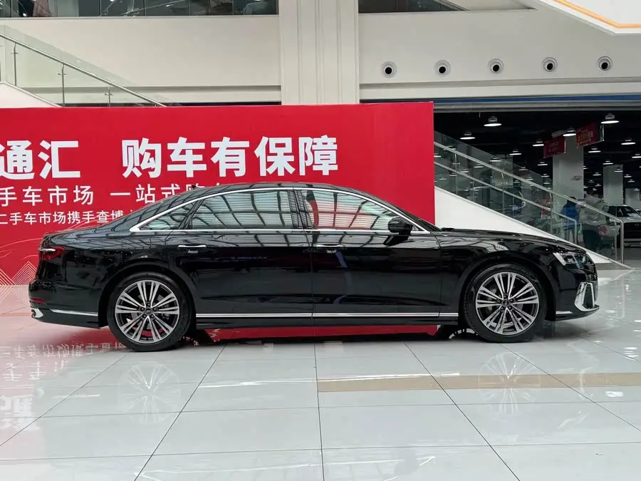 أودي A8 2025 طراز A8L 45 TFSI quattro الفاخر