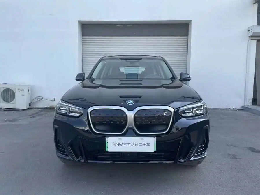 BMW iX3 2024 Leading Model