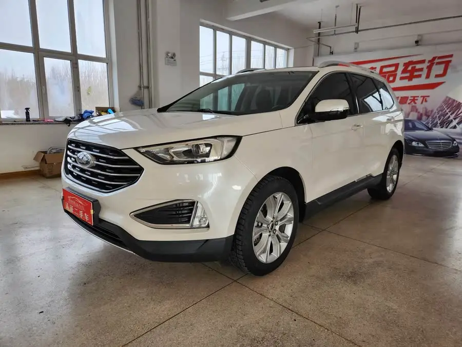 2020 Ford Edge EcoBoost 245 Two-Wheel Drive Platinum 7-Seater