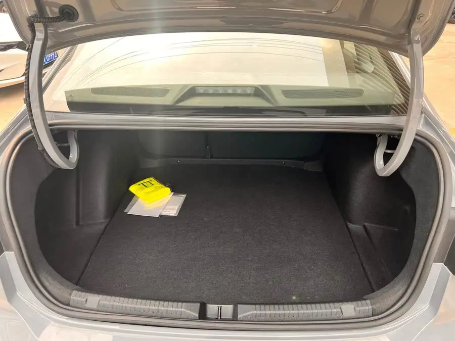 لافيدا 2023 300TSI DSG إصدار النجوم الأبدية