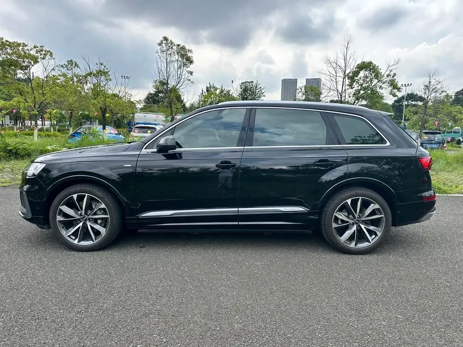 Audi Q7 2022 55 TFSI quattro S line Sport