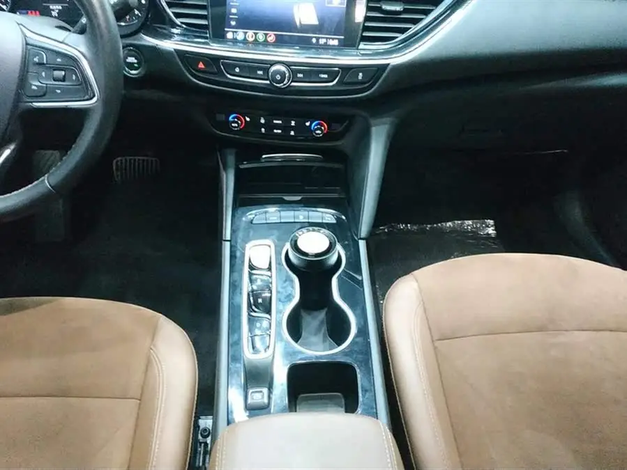 بيوك ريجال 2020 552T فاخرة