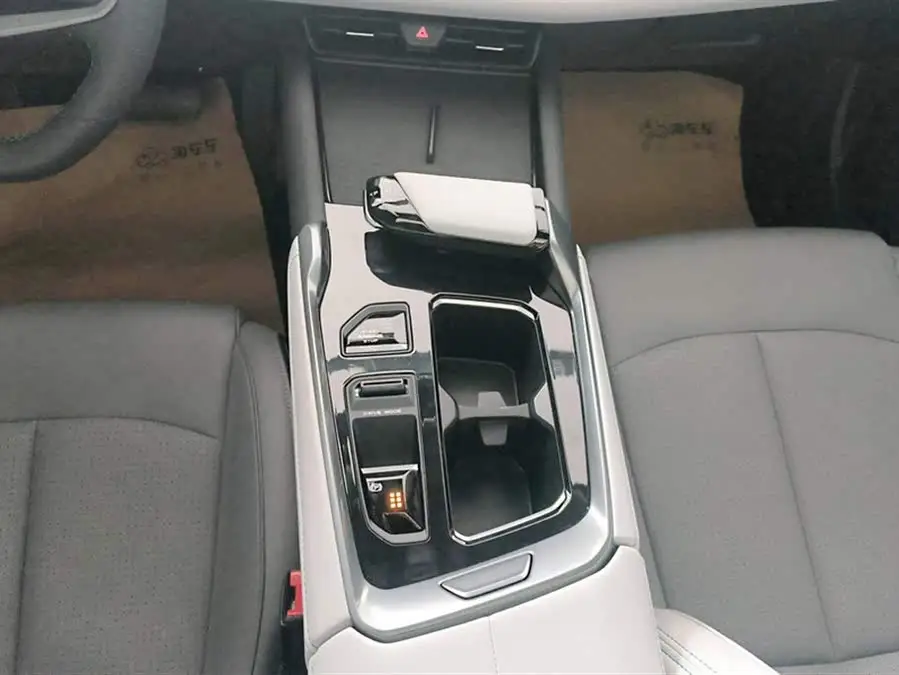 شانجان UNI-T 2023 الجيل الثاني 1.5T الفاخر