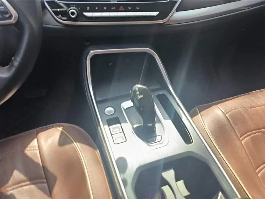 هافال H6 2021 إصدار الاتجاه الوطني 1.5T أوتوماتيكي حضري