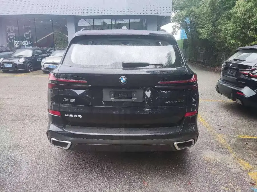 بي إم دبليو X5 2023 xDrive 30Li باقة M الرياضية الفاخرة