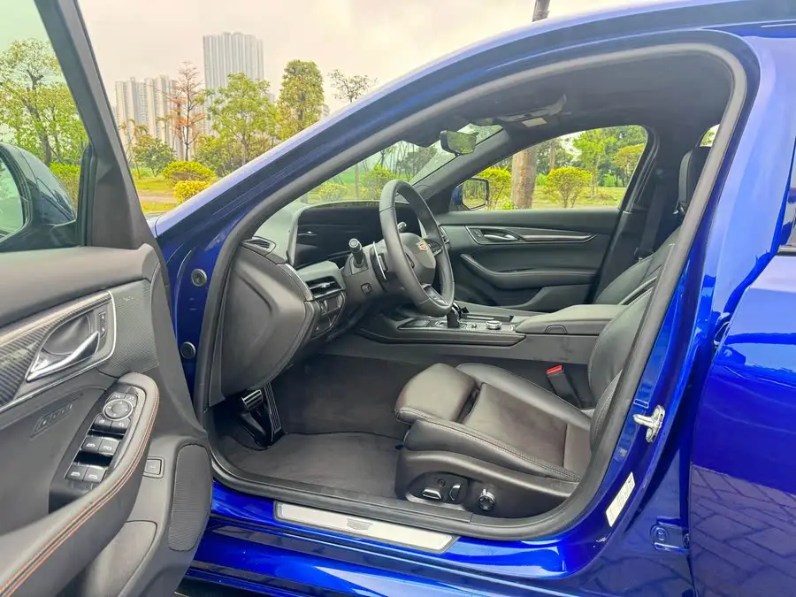 كاديلاك CT5 2024 28T بلاتين