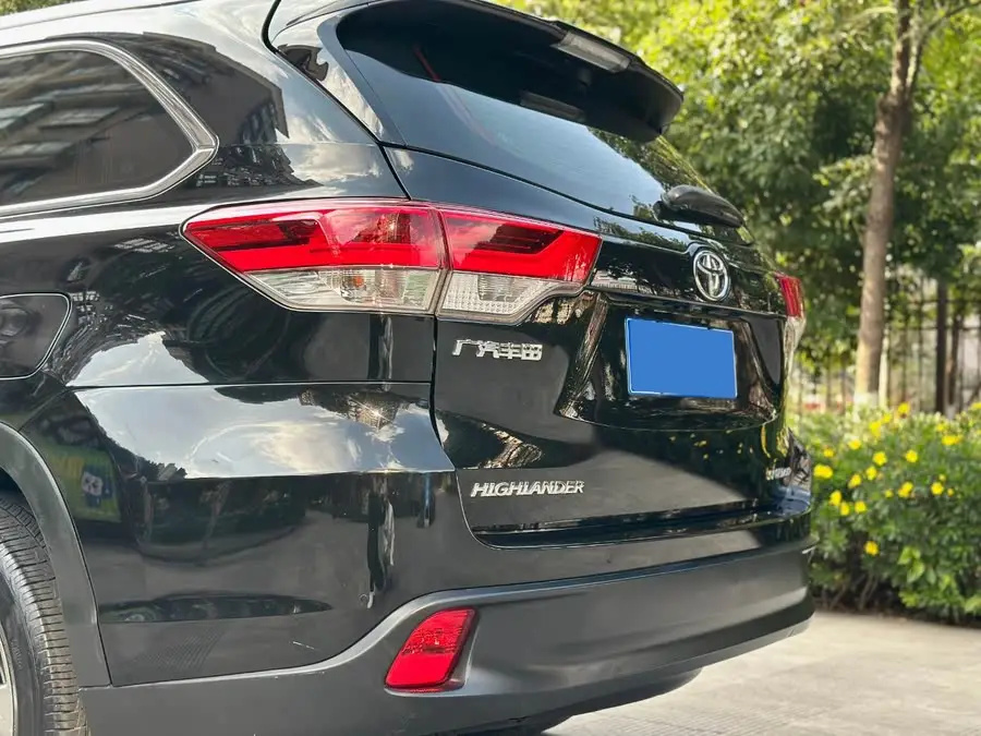 هايلاندر 2021 2.0T النسخة الفاخرة ذات الدفع الرباعي 7 مقاعد