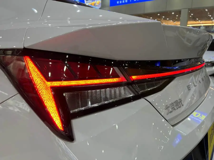 إيلانtra 2023 1.5L CVT LUX النسخة الفاخرة