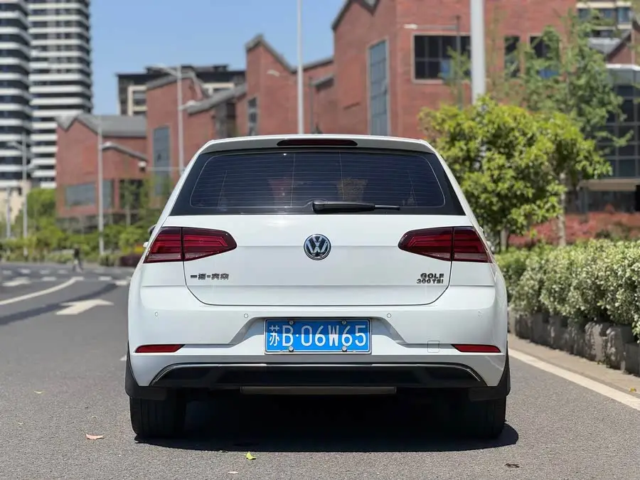 غولف 2020 طراز 200TSI DSG راحة