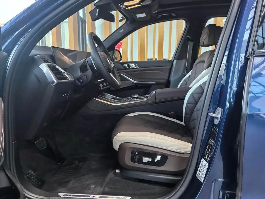 BMW X5 2023 xDrive 40Li M Sport Night Package