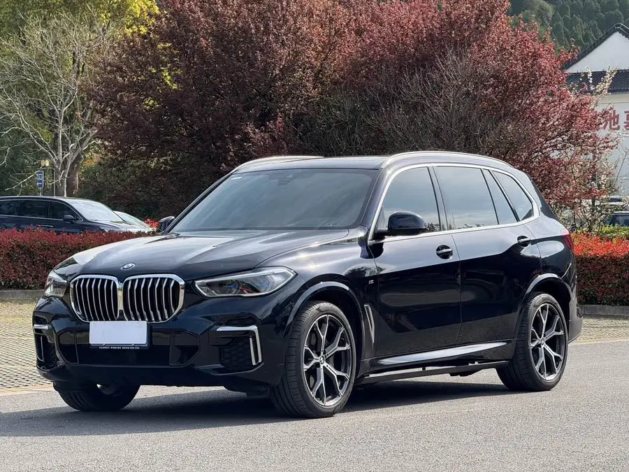 بي إم دبليو X5 2022 طراز مُعدل xDrive 40Li مجموعة M الرياضية