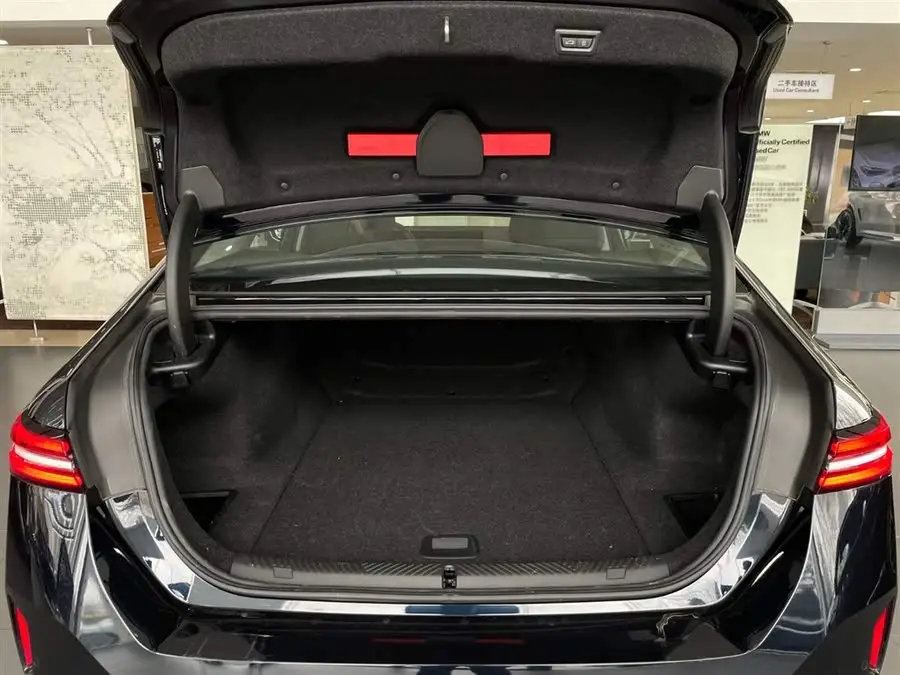 BMW i5 2024 eDrive 35L Luxury M Sport Package