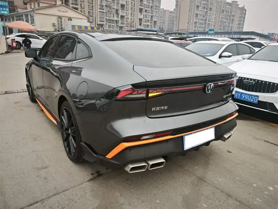 شانجان UNI-V 2023 1.5T الإصدار المتميز