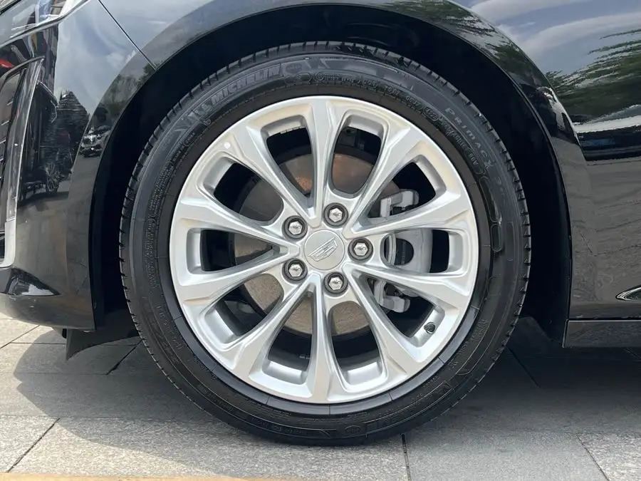 2023 Cadillac CT5 28T Luxury (Standard Edition)