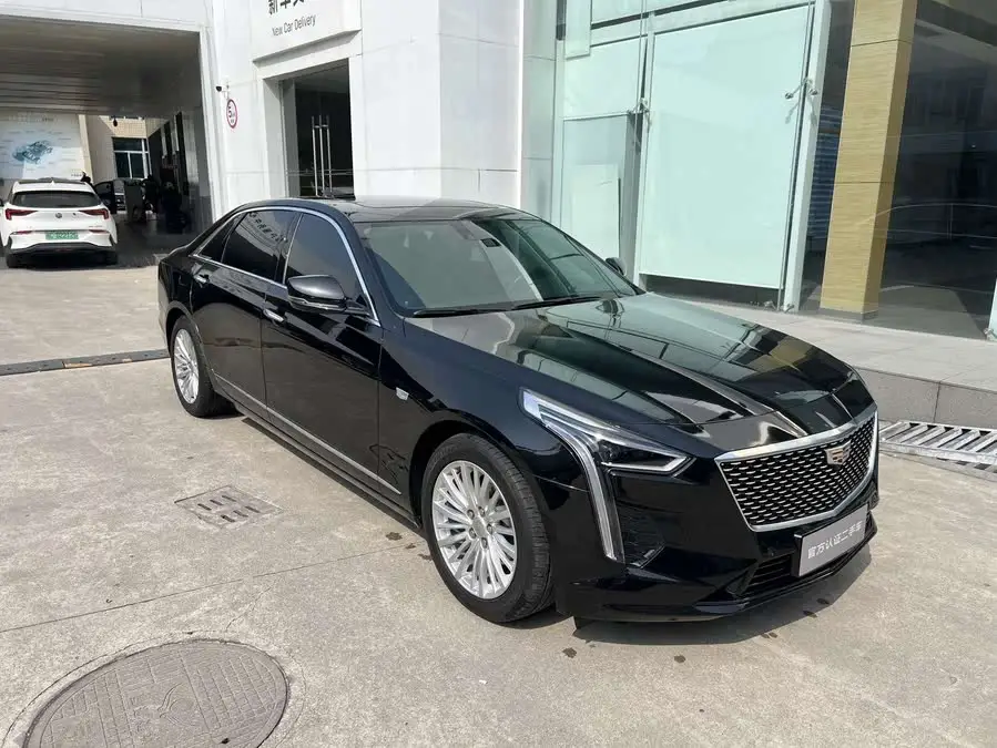 كاديلاك CT6 2022 28T فاخرة