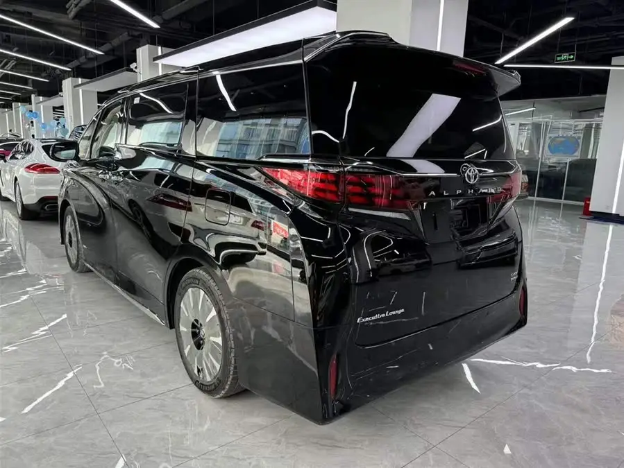 ألفارد 2024 نسخة مزدوجة المحرك 2.5 لتر بريميوم