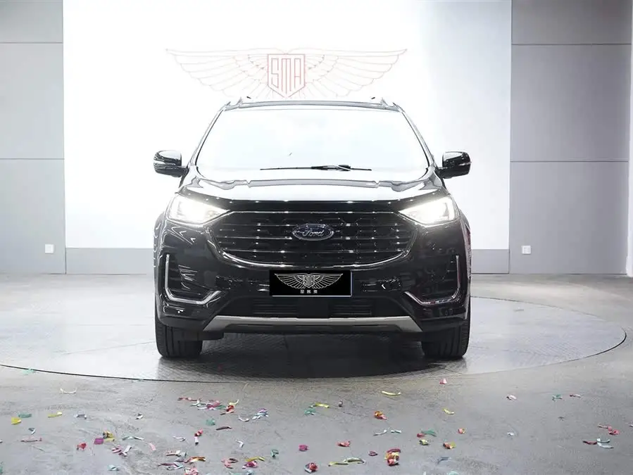 2021 Ford Edge PLUS EcoBoost 245 FWD High-end 7-seater