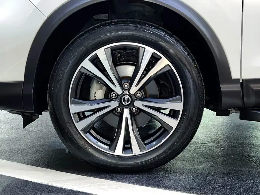 2019 نيسان إكس تريل 2.0 لتر نسخة فاخرة