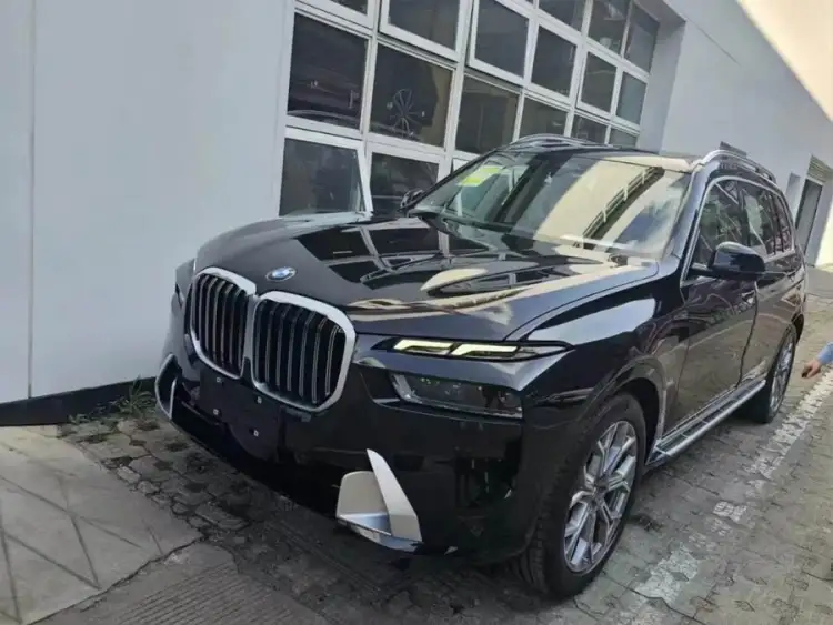 BMW X7 2023 xDrive40i Luxury Package
