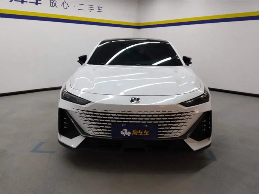 Changan UNI-V 2022 1.5T Premium