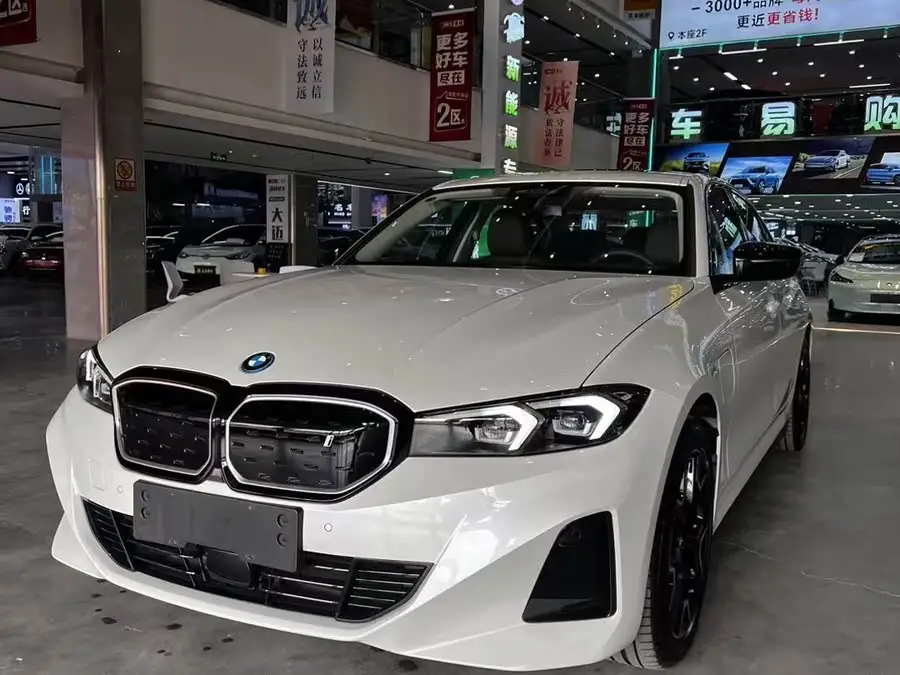 بي إم دبليو i3 2024 eDrive 40 L حزمة الليل