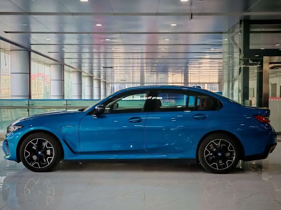 بي إم دبليو i3 2023 eDrive 40 L حزمة الليل