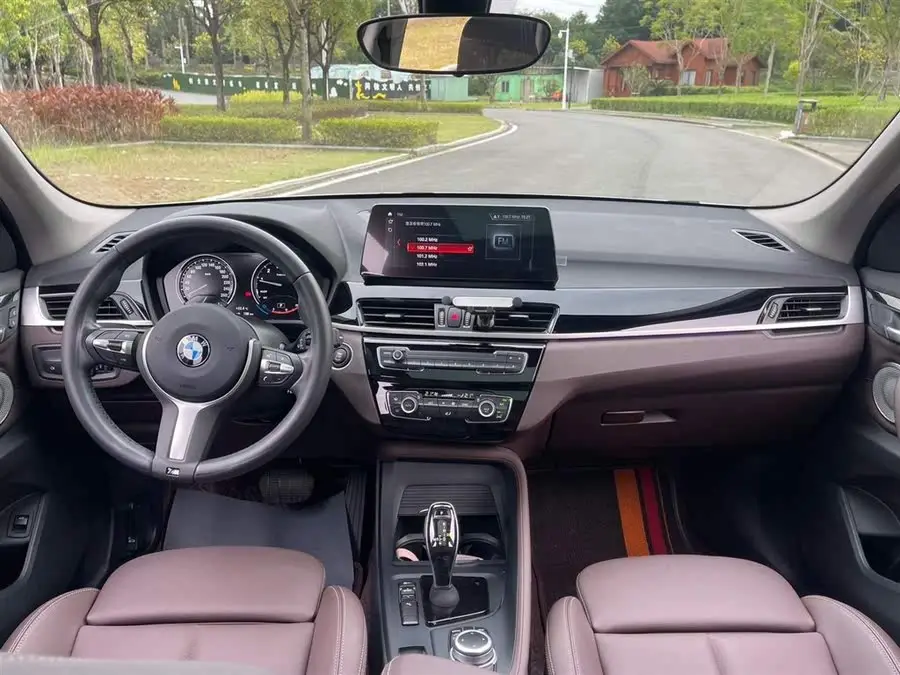 بي إم دبليو X1 2022 sDrive25Li الطراز الرائد