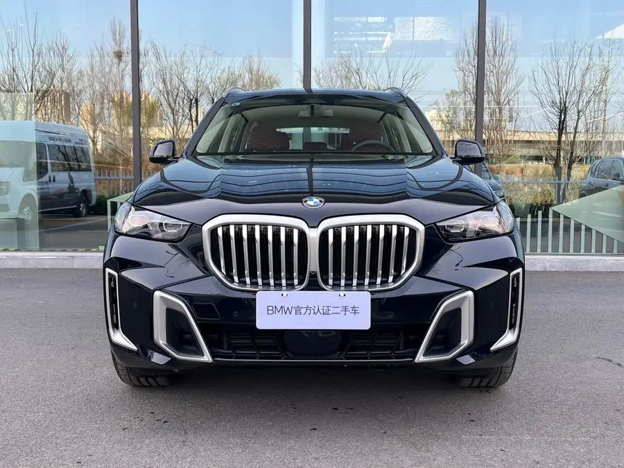 بي إم دبليو X5 2023 xDrive 30Li حزمة M الرياضية