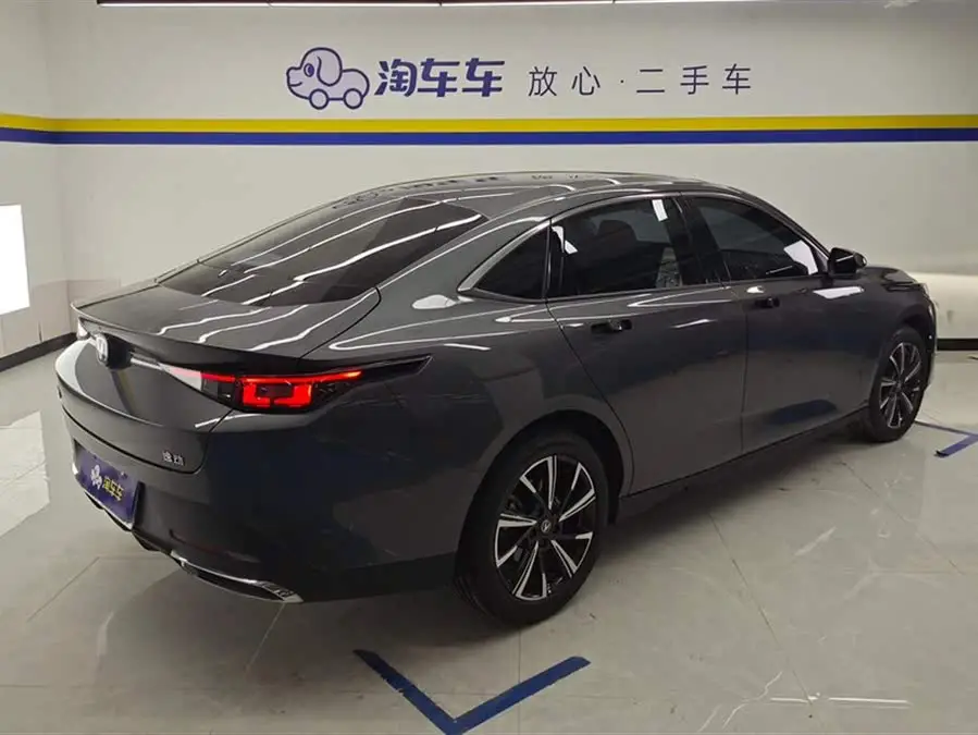 ييدونغ 2024 1.5T GDI أوتوماتيكي بريميوم