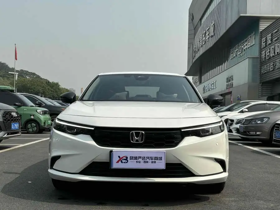 نموذج 2023 240TURBO CVT إصدار التكنولوجيا الليلية الشبح