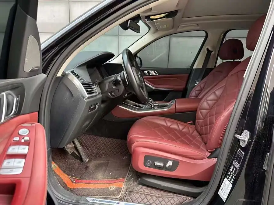 بي إم دبليو X5 2022 xDrive 30Li حزمة M الرياضية