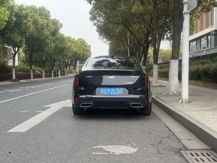 كاديلاك CT4 2023 28T فاخرة