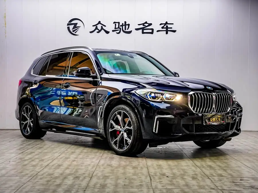 بي إم دبليو X5 2022 طراز مُعدل xDrive 40Li حزمة رياضية M