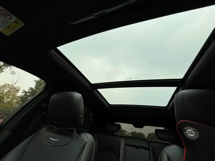 Cadillac XT4 2022 28T FWD Luxury