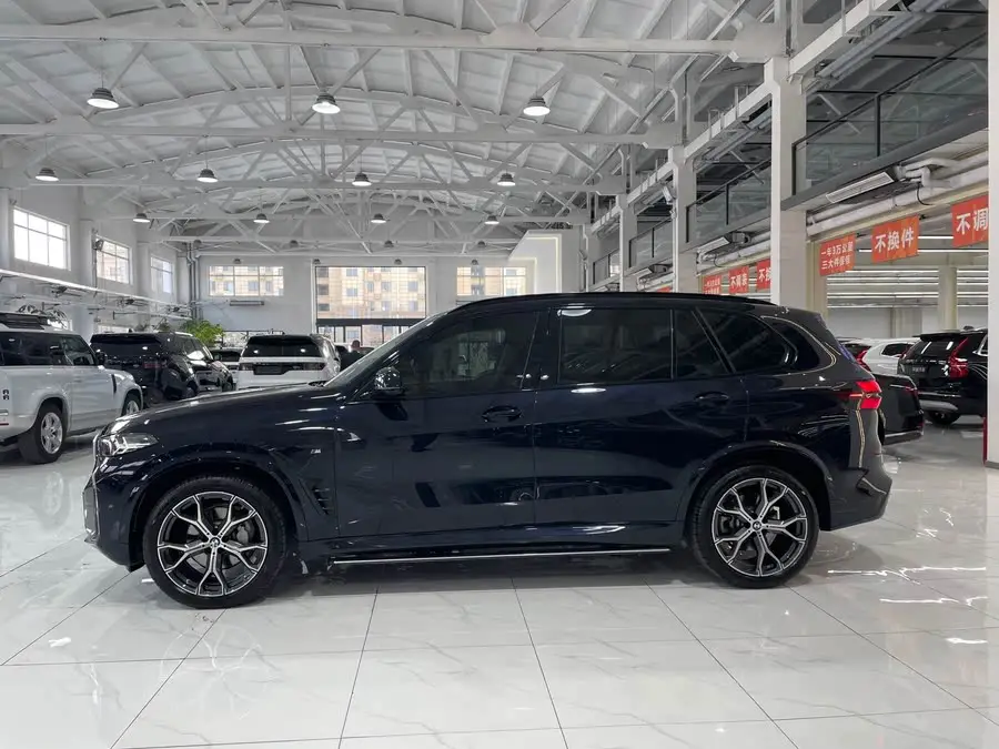 BMW X5 2023 xDrive 30Li Luxury M Sport Package