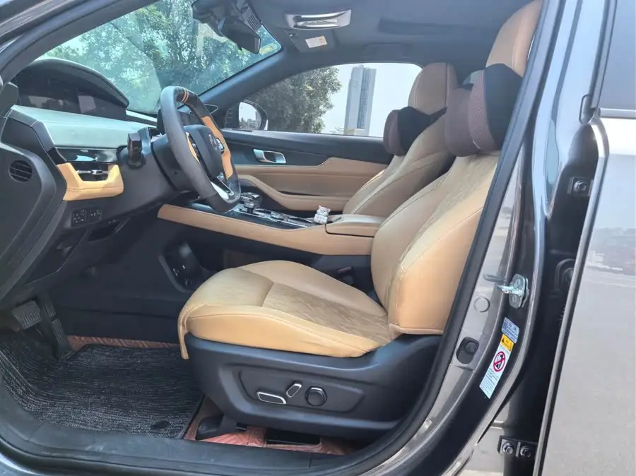 تشانجان UNI-K 2021 2.0T فئة برايم