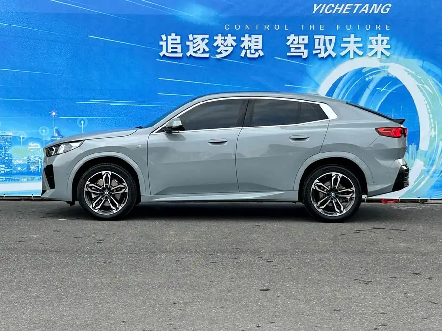 بي إم دبليو X2 (مستورد) موديل 2024 sDrive25i حزمة رياضية M