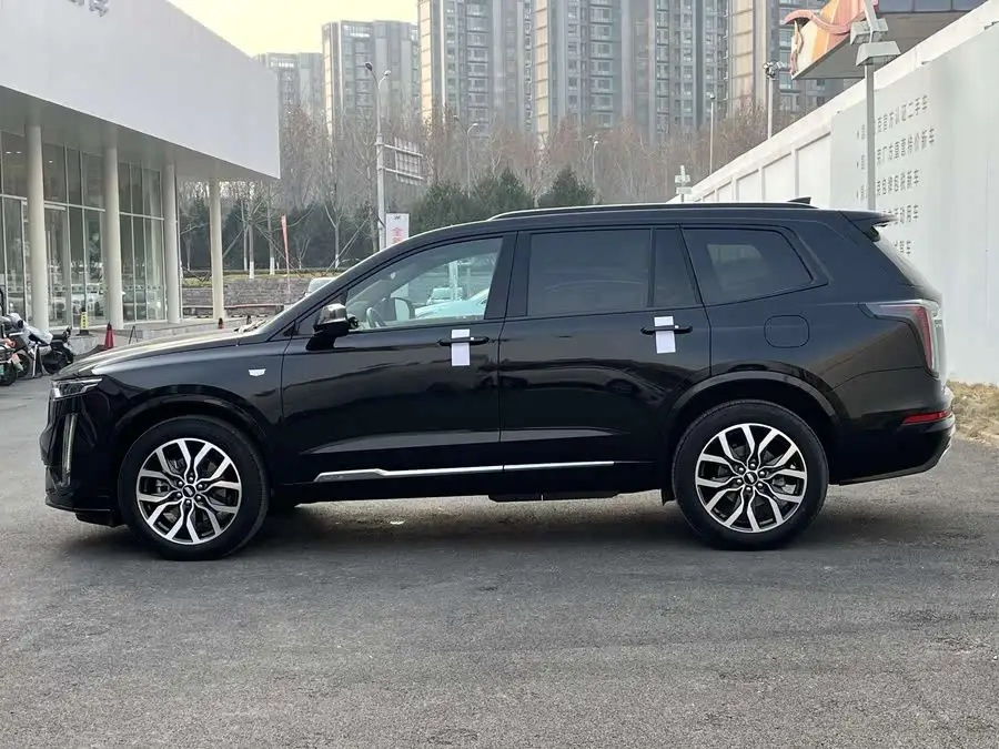 كاديلاك XT6 2022 2.0T ستة مقاعد دفع رباعي بلاتينيوم