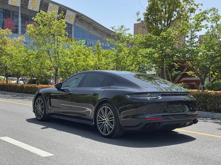 2023 Panamera Executive Platinum Edition 2.9T