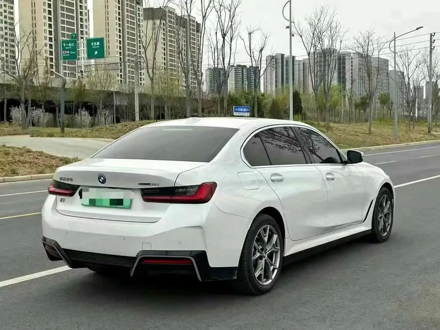 بي إم دبليو i3 2024 eDrive 35 L